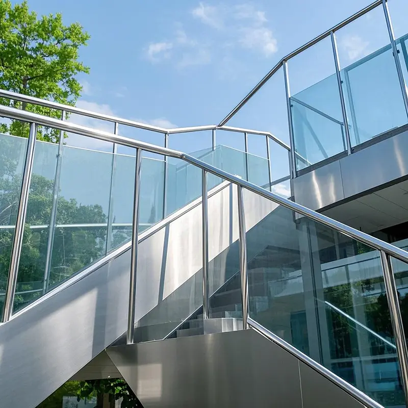 Railing Pipa Minimalis Dalam Ruangan untuk Tangga